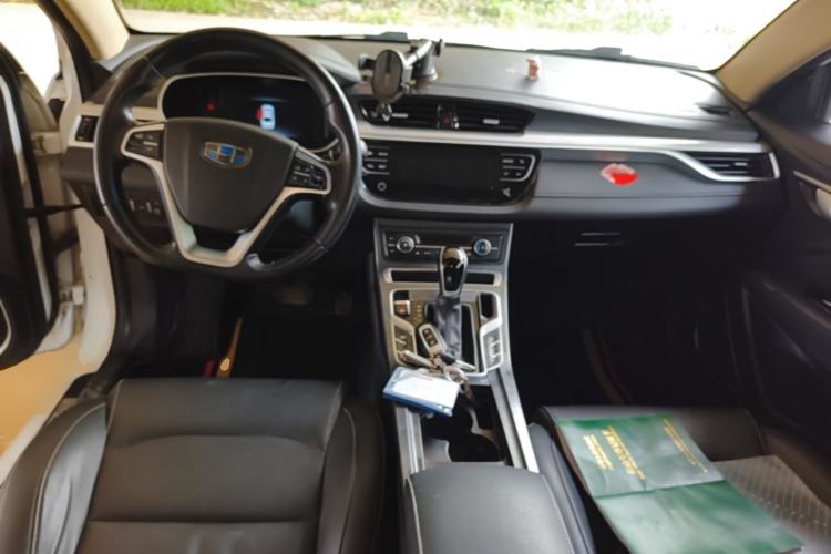 Used Geely Auto Emgrand 2018 1.5L CVT Upward Connect Edition Center Console