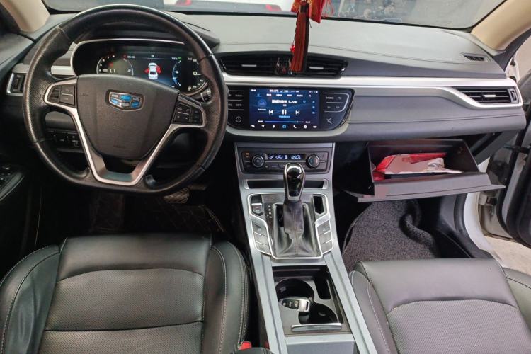 Used Geely Auto Emgrand 2018 1.5L CVT Upward Connect Edition Center Console