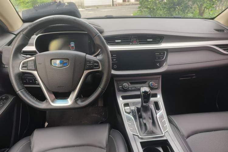 Used Geely Auto Emgrand 2018 1.5L CVT Upward Connect Edition Center Console