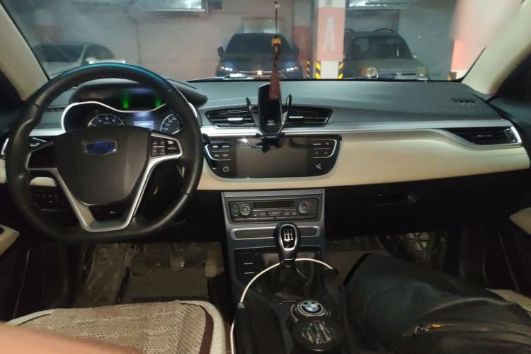 Used Geely Auto Emgrand 2018 1.5L Manual Luxury Model Center Console