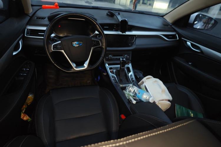Used Geely Auto Emgrand 2018 1.5L CVT Upward Connect Edition Center Console