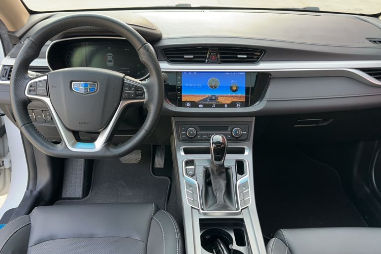 Used Geely Auto Emgrand 2018 1.5L CVT Upward Connect Edition Center Console