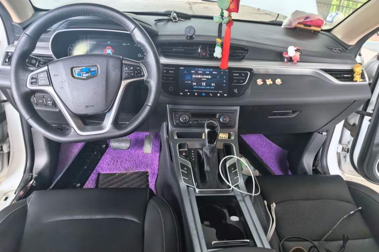 Used Geely Auto Emgrand 2018 1.5L CVT Upward Connect Edition Center Console