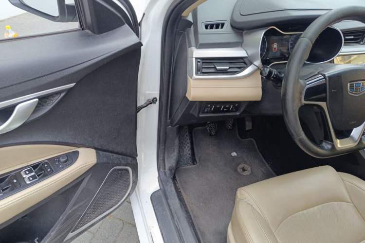 Used Geely Auto Emgrand 2018 1.5L Manual Luxury Model Driver Seat