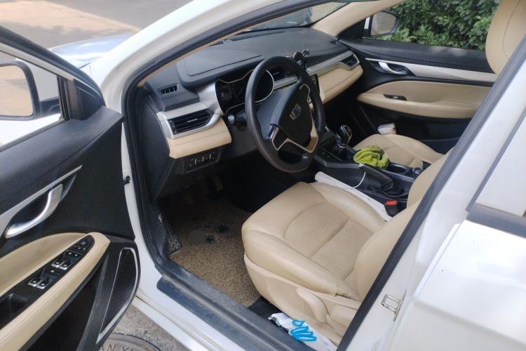 Used Geely Auto Emgrand 2018 1.5L Manual Fashion Model Driver Seat