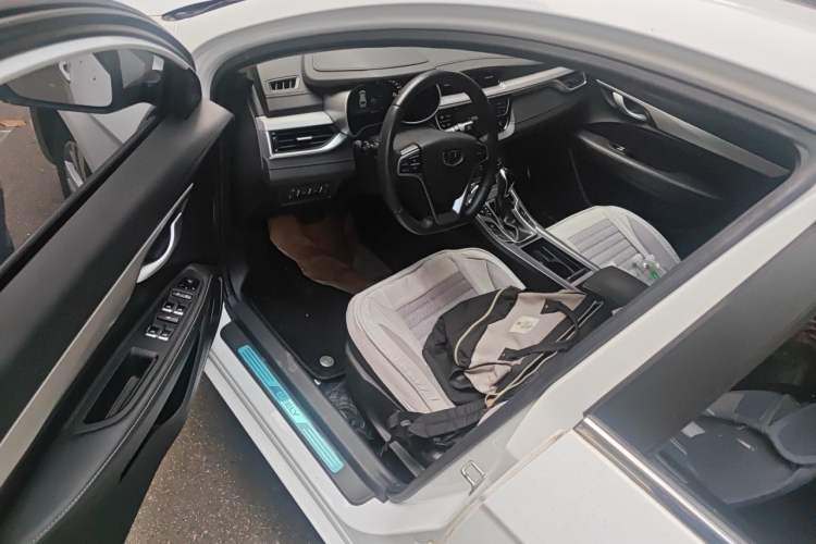 Used Geely Auto Emgrand 2018 1.5L CVT Upward Connect Edition Driver Seat
