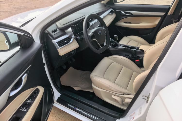 Used Geely Auto Emgrand 2018 1.5L Manual Luxury Model Driver Seat