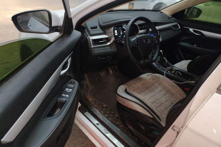 Used Geely Auto Emgrand 2018 1.5L CVT Upward Connect Edition Driver Seat