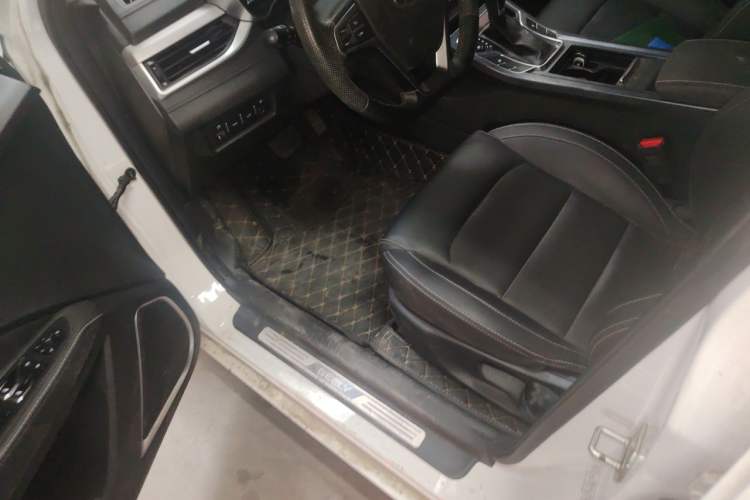 Used Geely Auto Emgrand 2018 1.5L CVT Upward Connect Edition Driver Seat