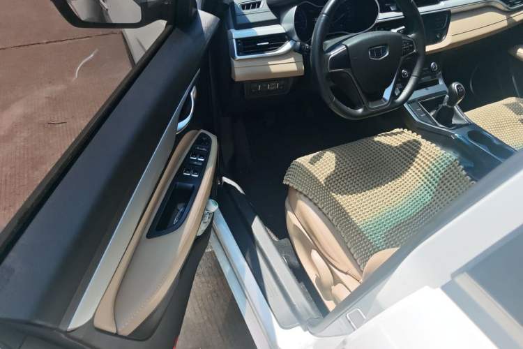 Used Geely Auto Emgrand 2018 1.5L Manual Luxury Model Driver Seat