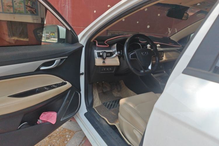 Used Geely Auto Emgrand 2018 1.5L Manual Luxury Model Driver Seat