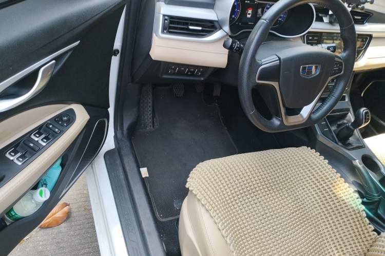 Used Geely Auto Emgrand 2018 1.5L Manual Luxury Model Driver Seat