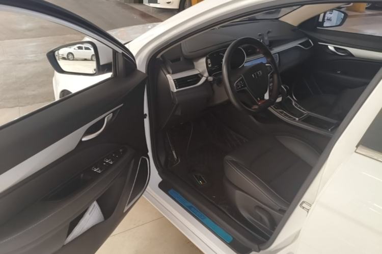 Used Geely Auto Emgrand 2018 1.5L CVT Upward Connect Edition Driver Seat