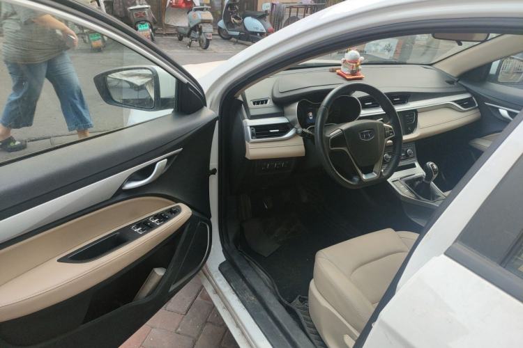Used Geely Auto Emgrand 2018 1.5L Manual Luxury Model Driver Seat