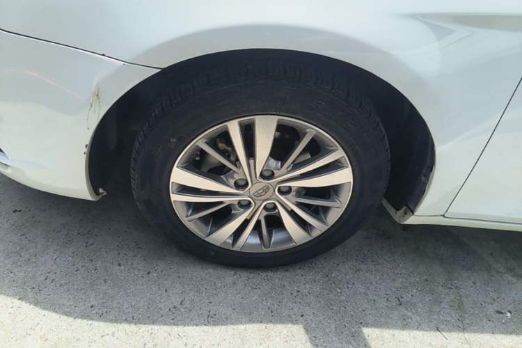Used Geely Auto Emgrand 2018 1.5L CVT Upward Connect Edition Exterior 4