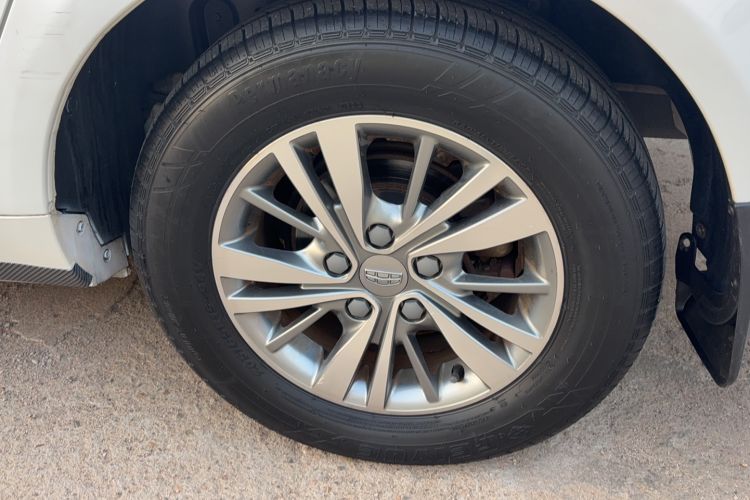 Used Geely Auto Emgrand 2018 1.5L Manual Luxury Model Exterior 4