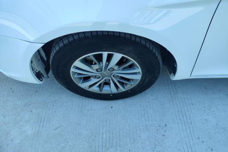 Used Geely Auto Emgrand 2018 1.5L Manual Luxury Model Exterior 4