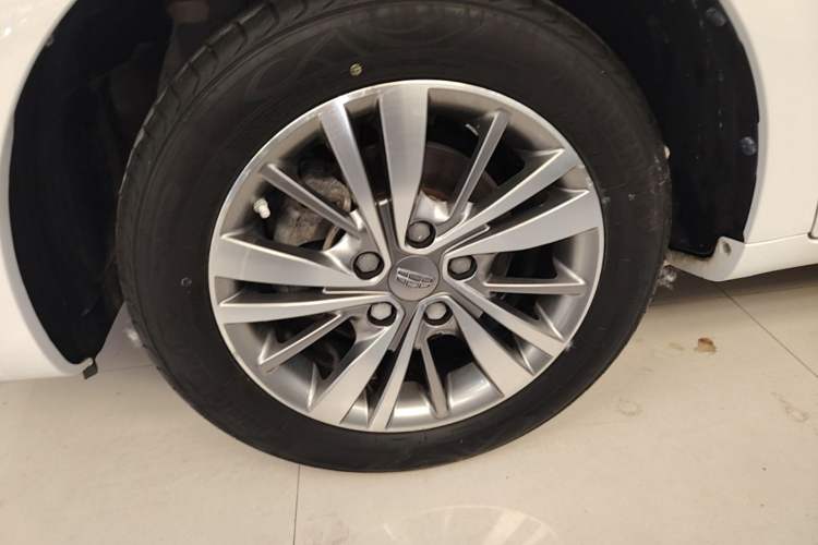 Used Geely Auto Emgrand 2018 1.5L Manual Upward Connect Edition Exterior 4