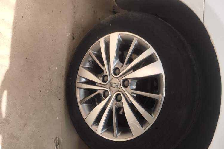Used Geely Auto Emgrand 2018 1.5L CVT Upward Connect Edition Exterior 5