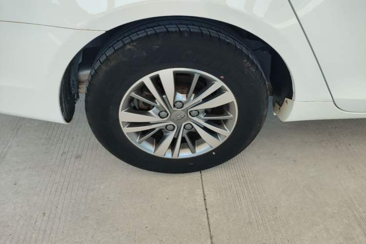 Used Geely Auto Emgrand 2018 1.5L Manual Luxury Model Exterior 5