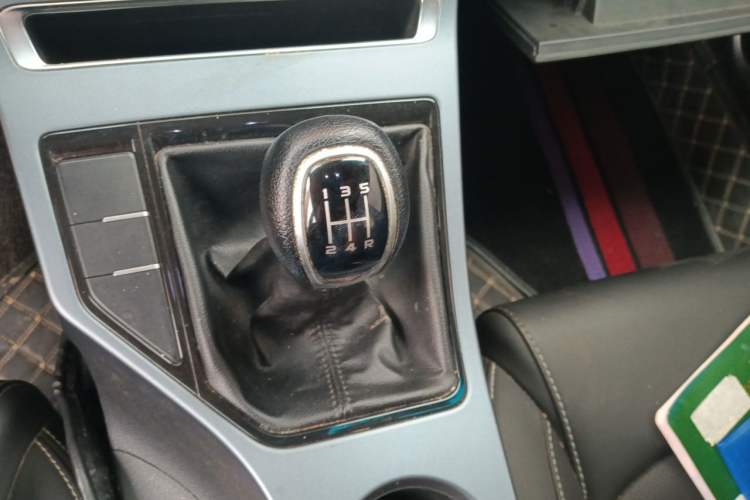 Used Geely Auto Emgrand 2018 1.5L Manual Upward Connect Edition Gear Lever