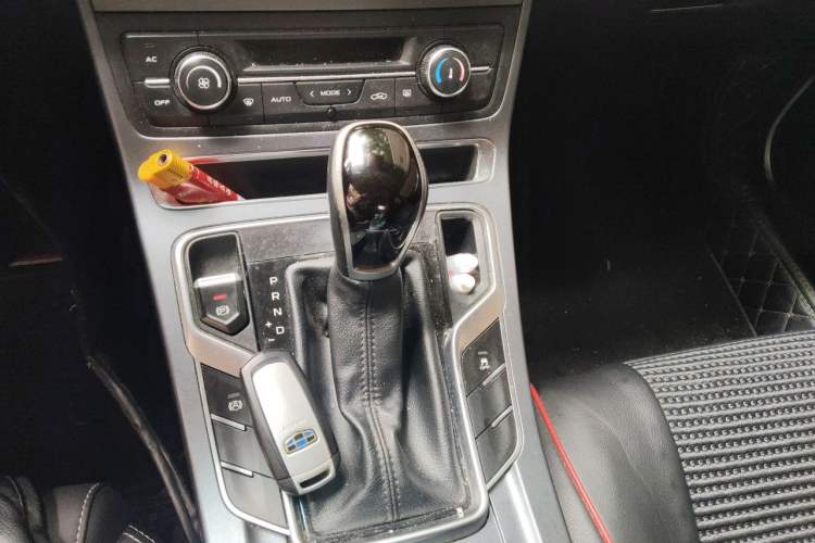 Used Geely Auto Emgrand 2018 1.5L CVT Upward Connect Edition Gear Lever