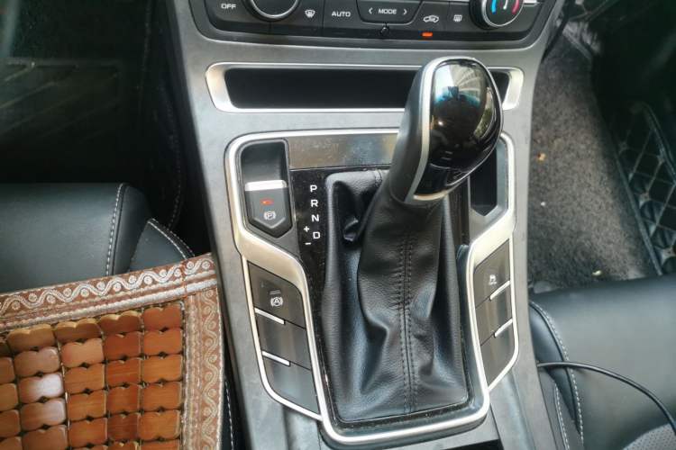 Used Geely Auto Emgrand 2018 1.5L CVT Upward Connect Edition Gear Lever