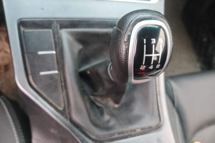 Used Geely Auto Emgrand 2018 1.5L Manual Upward Connect Edition Gear Lever