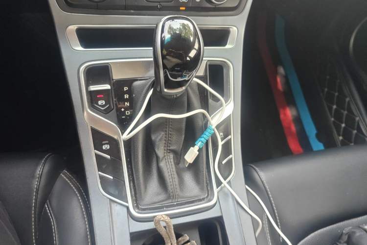 Used Geely Auto Emgrand 2018 1.5L CVT Upward Connect Edition Gear Lever