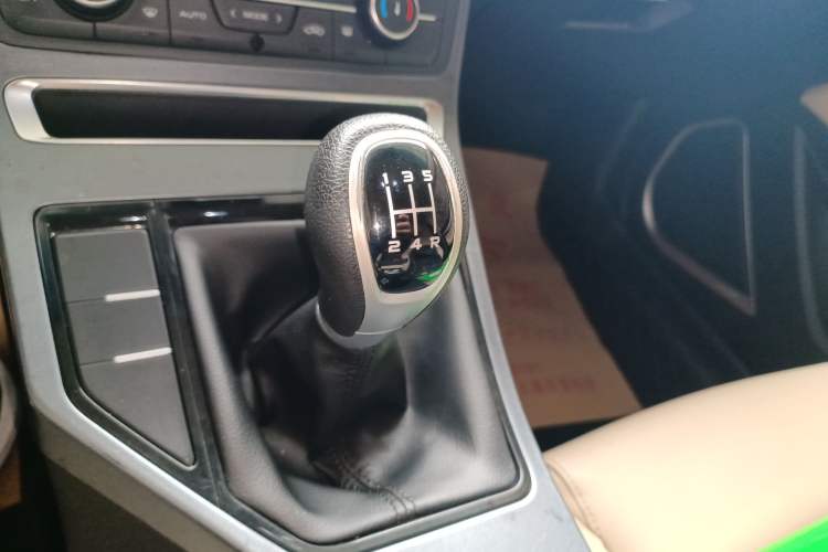 Used Geely Auto Emgrand 2018 1.5L Manual Luxury Model Gear Lever