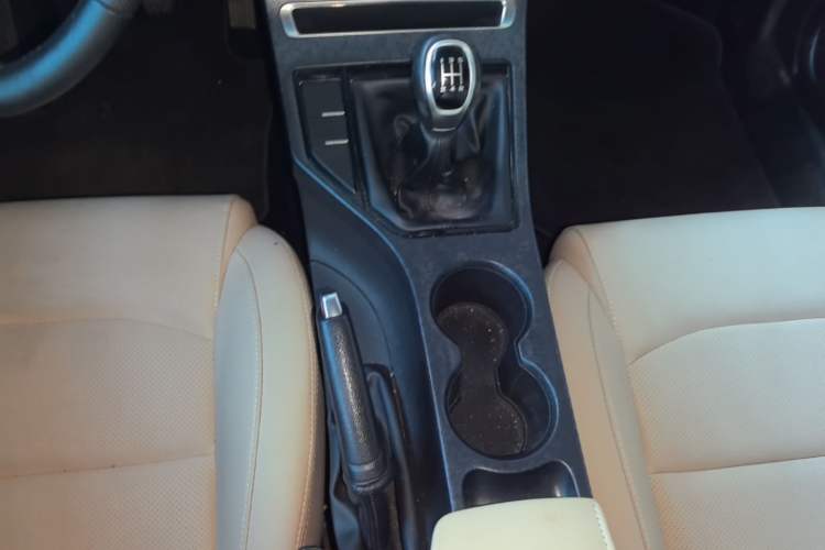 Used Geely Auto Emgrand 2018 1.5L Manual Luxury Model Gear Lever