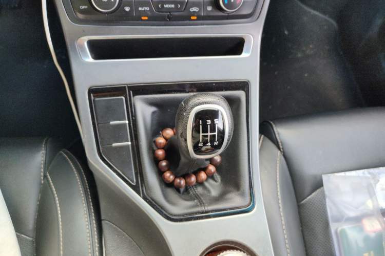 Used Geely Auto Emgrand 2018 1.5L Manual Upward Connect Edition Gear Lever