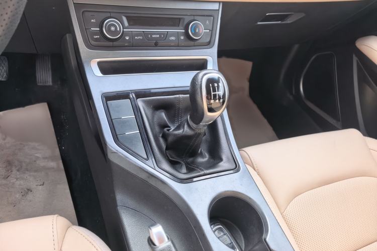 Used Geely Auto Emgrand 2018 1.5L Manual Luxury Model Gear Lever