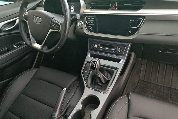 Used Geely Auto Emgrand 2018 1.5L Manual Upward Connect Edition Gear Lever