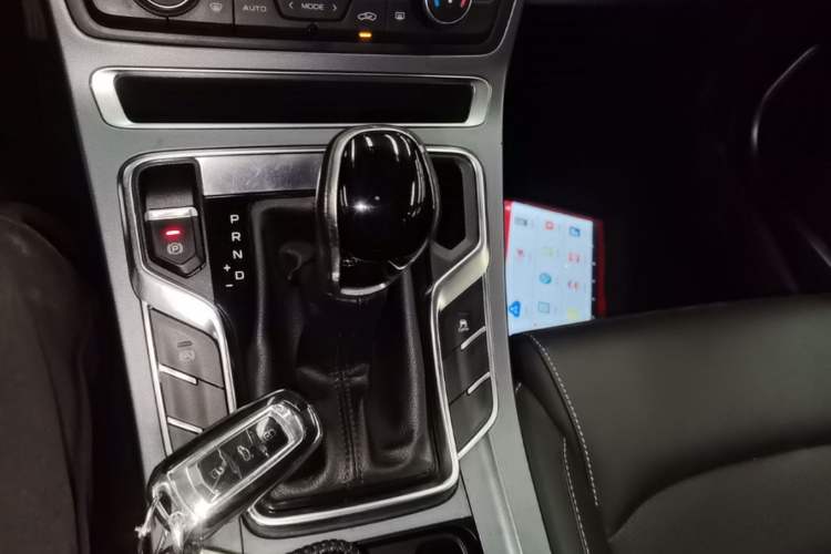 Used Geely Auto Emgrand 2018 1.5L CVT Upward Connect Edition Gear Lever