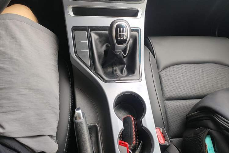 Used Geely Auto Emgrand 2018 1.5L Manual Upward Connect Edition Gear Lever