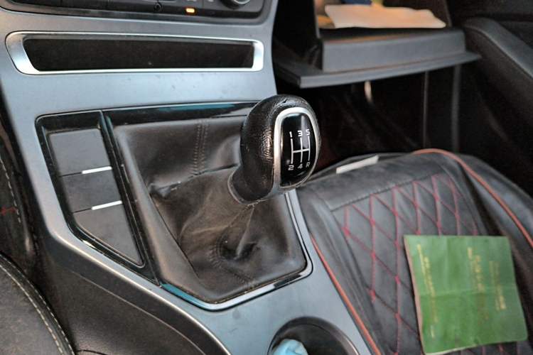 Used Geely Auto Emgrand 2018 1.5L Manual Upward Connect Edition Gear Lever