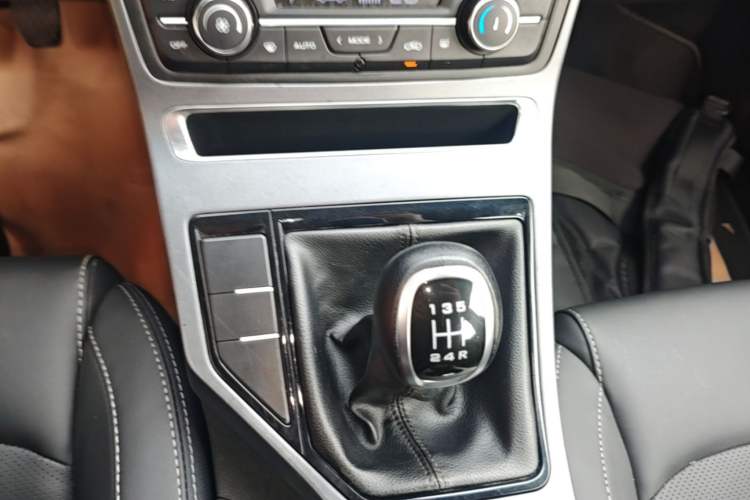 Used Geely Auto Emgrand 2018 1.5L Manual Upward Connect Edition Gear Lever