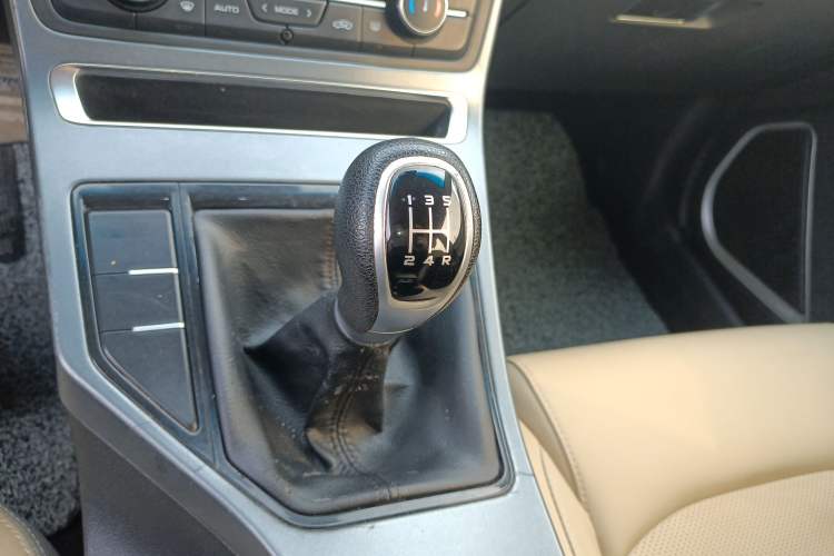 Used Geely Auto Emgrand 2018 1.5L Manual Luxury Model Gear Lever
