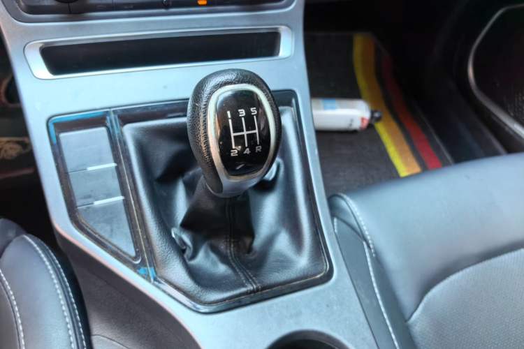 Used Geely Auto Emgrand 2018 1.5L Manual Upward Connect Edition Gear Lever