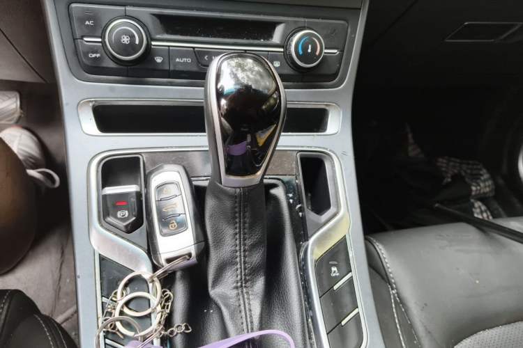 Used Geely Auto Emgrand 2018 1.5L CVT Upward Connect Edition Gear Lever