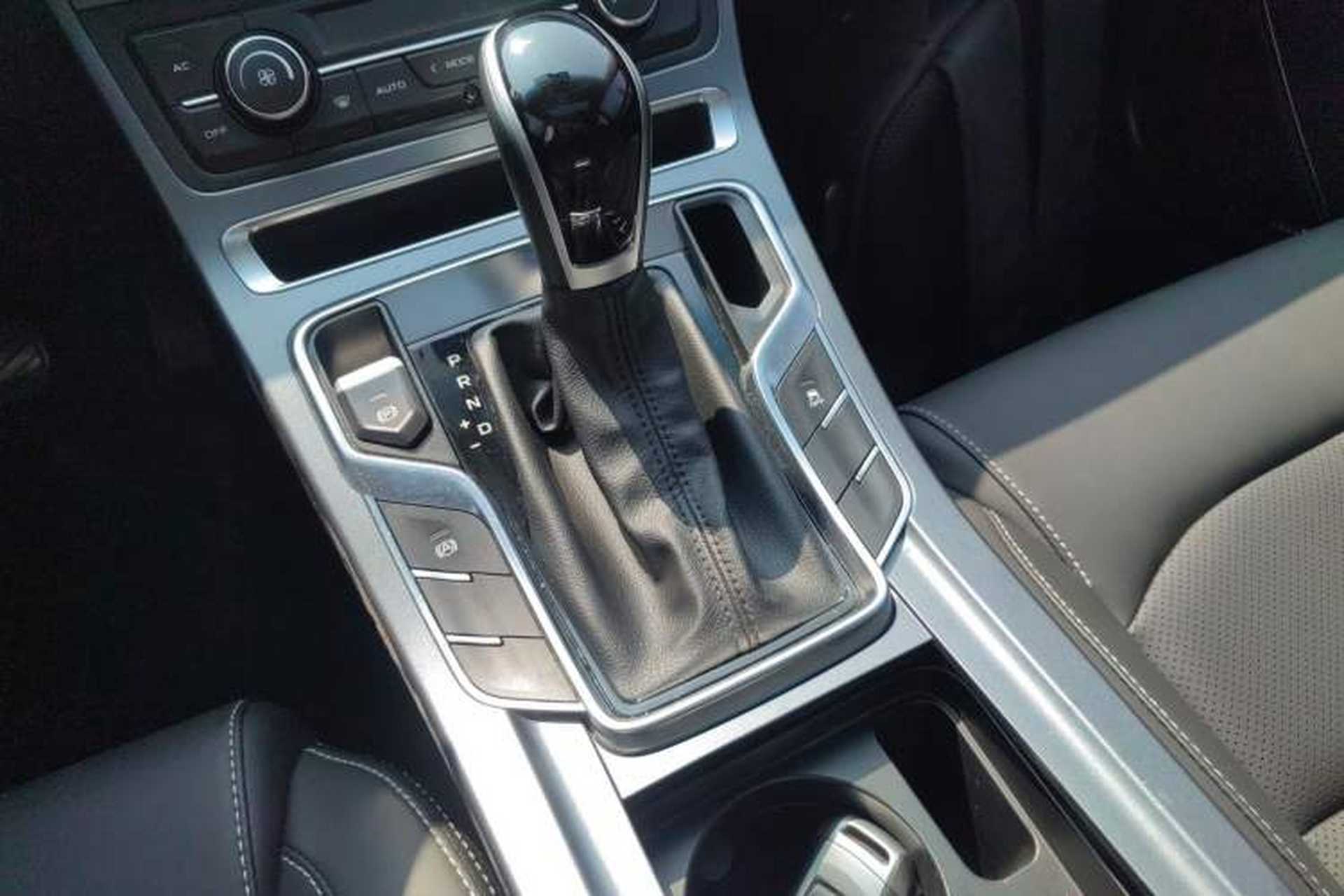 Used Geely Auto Emgrand 2018 1.5L CVT Upward Connect Edition Gear Lever