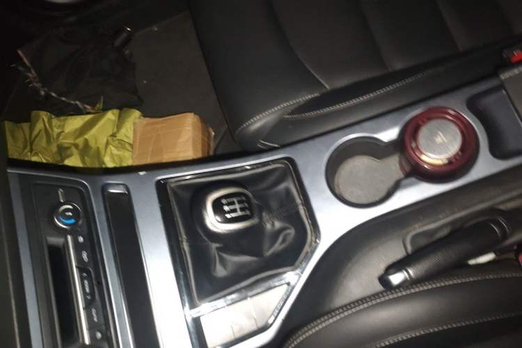Used Geely Auto Emgrand 2018 1.5L Manual Upward Connect Edition Gear Lever