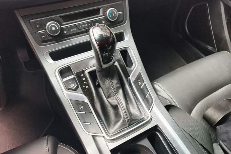Used Geely Auto Emgrand 2018 1.5L CVT Upward Connect Edition Gear Lever