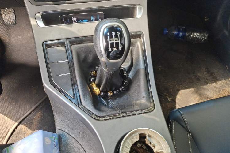 Used Geely Auto Emgrand 2018 1.5L Manual Upward Connect Edition Gear Lever