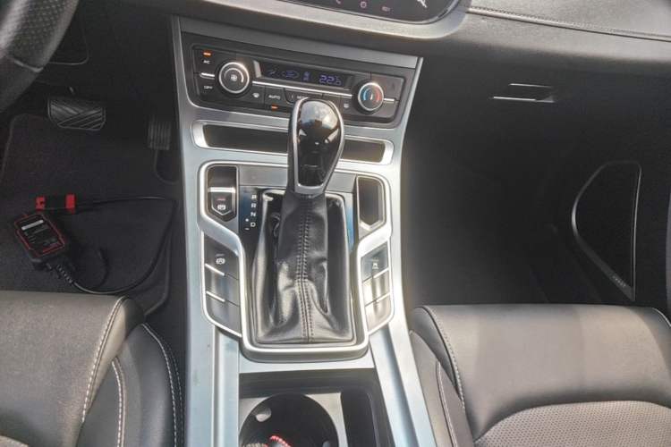 Used Geely Auto Emgrand 2018 1.5L CVT Upward Connect Edition Gear Lever