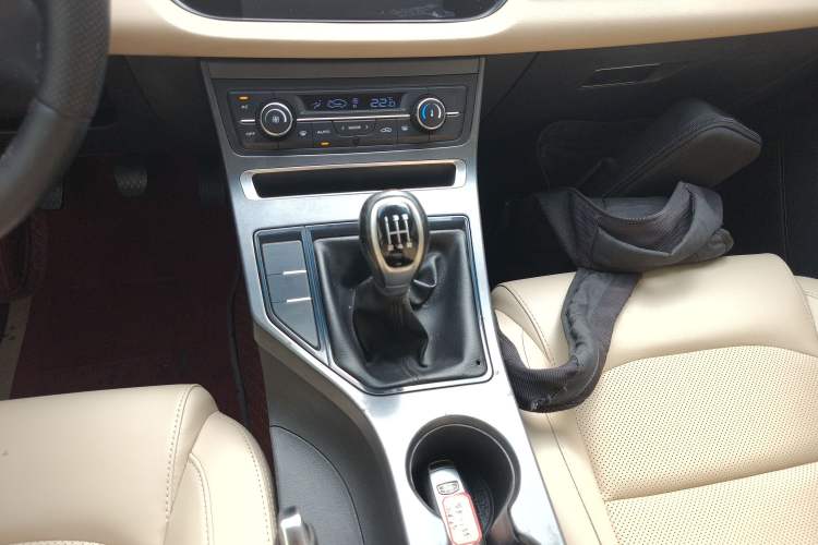 Used Geely Auto Emgrand 2018 1.5L Manual Luxury Model Gear Lever