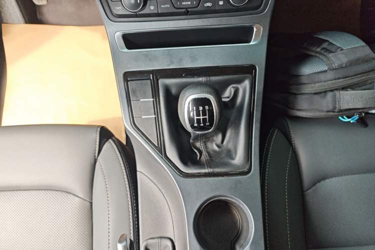 Used Geely Auto Emgrand 2018 1.5L Manual Upward Connect Edition Gear Lever