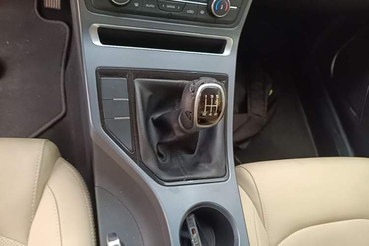 Used Geely Auto Emgrand 2018 1.5L Manual Luxury Model Gear Lever