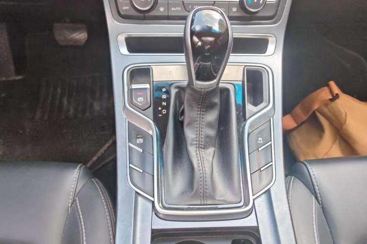 Used Geely Auto Emgrand 2018 1.5L CVT Upward Connect Edition Gear Lever
